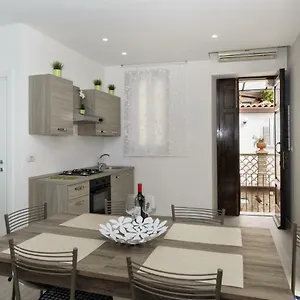 https://holiday-home-taormina-3.taorminaitalyhotels.com